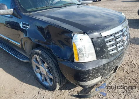 2014 Cadillac Escalade Esv Luxury z USA, uszkodzony, nr VIN 1GYS4HEF5ER178976